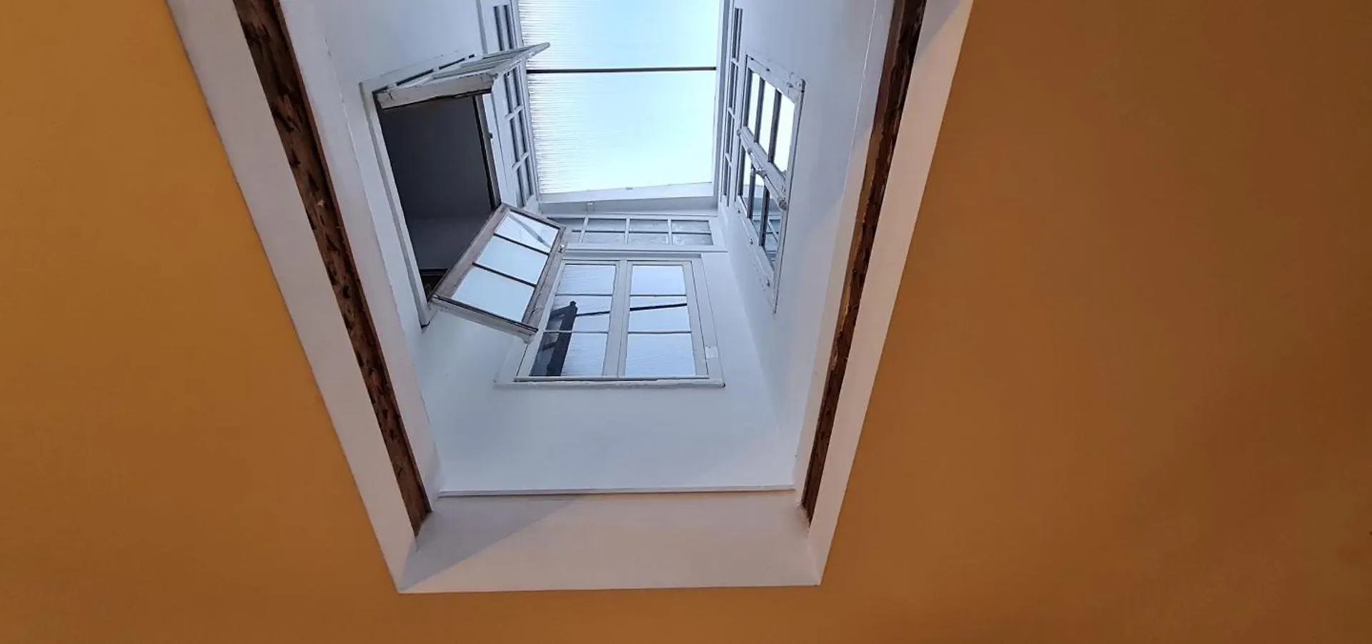 Originale Maison Individuelle Au Coeur De Paris ! 0*,