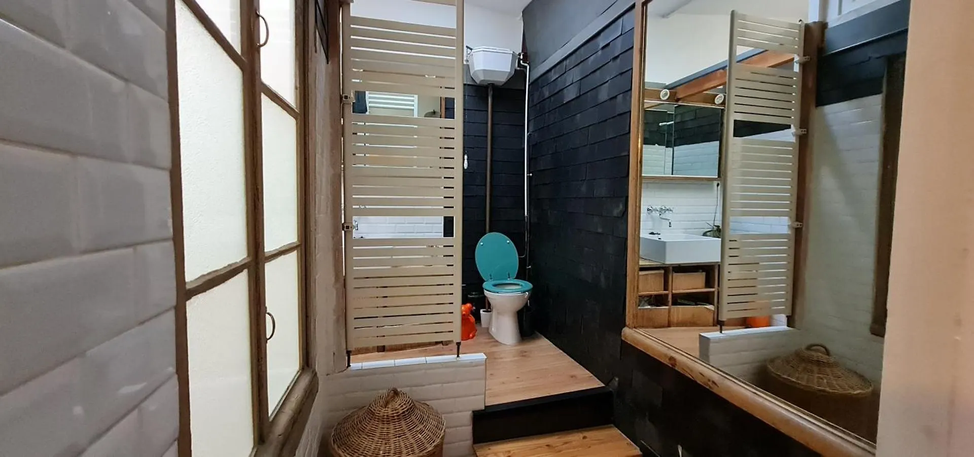 Originale Maison Individuelle Au Coeur De Paris !